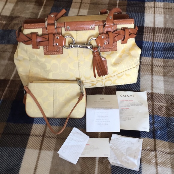 Coach Handbag - Picture 1 of 8